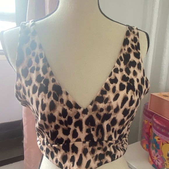 VICTORIA’S SECRET ❤️  Animal Print Sports Bra - XL - Picture 5 of 10